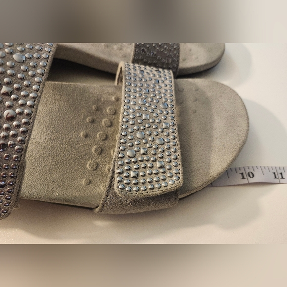 Sz 8, VIONIC,Samoa Orthopedic Gray Slides With Silver Studs & Adjustable Straps. - Picture 9 of 11
